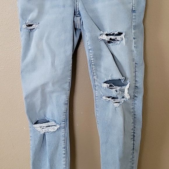 American Eagle Next Level Stretch High Rise Ripped Jeggings - Size 6 - Picture 3 of 8